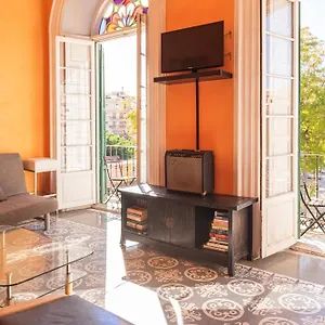 Private In Historic Building On The Square Privatunterkunft